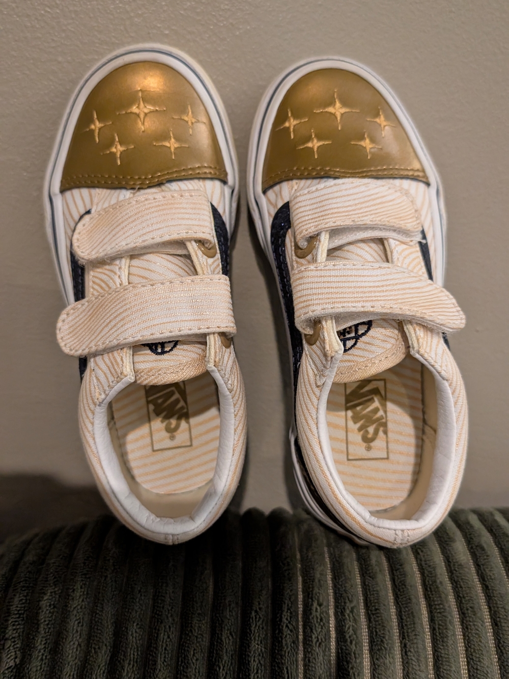 K-pop Demon Hunters Vans Kids Gold Star Toe Velcro Sneakers 12